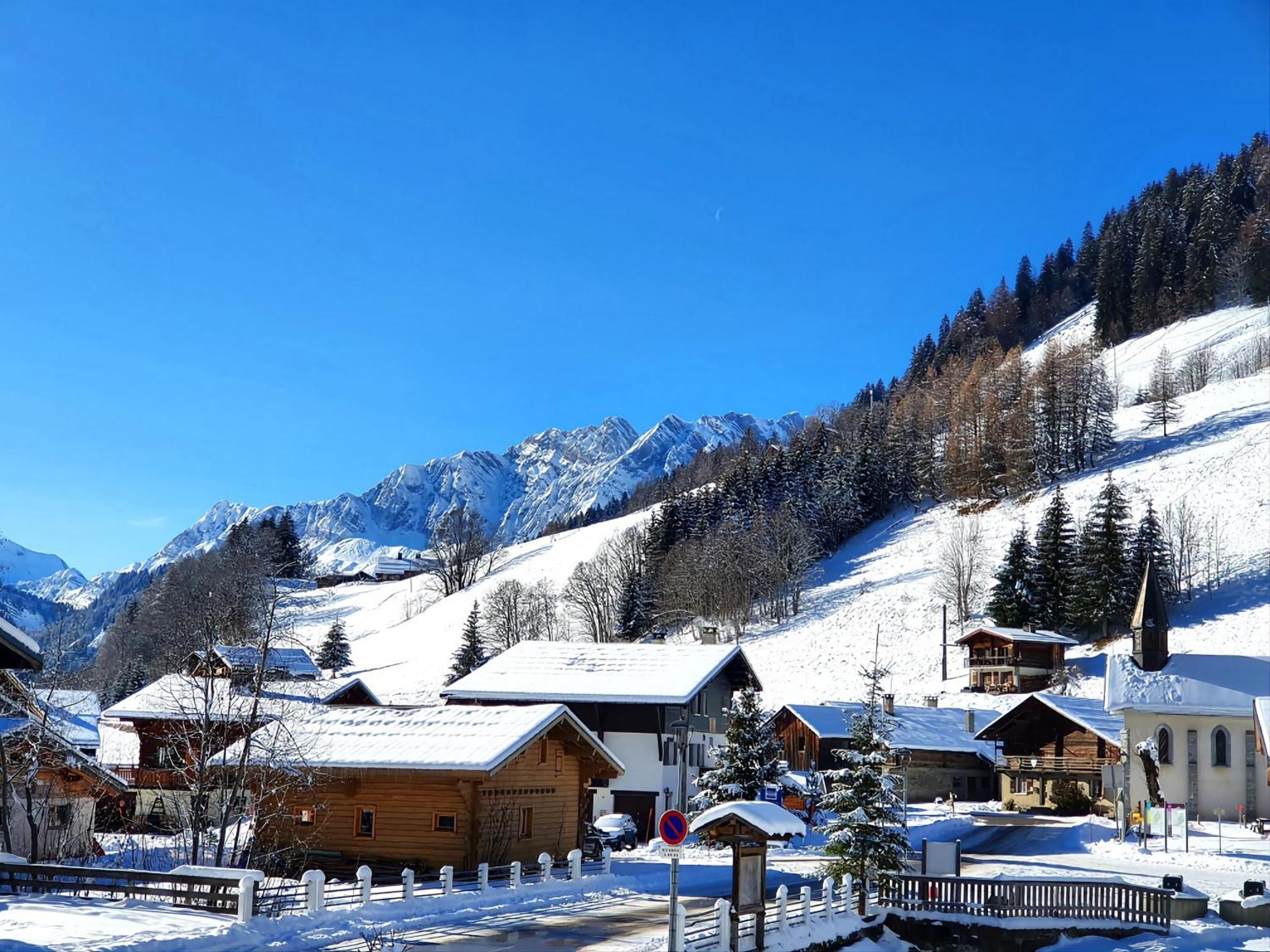 La Duchere Le Plan-la Giettaz Massif Des Aravis *
